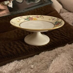 Lenox mandarin round compote 2 3/4” tall 6 3/4” wide